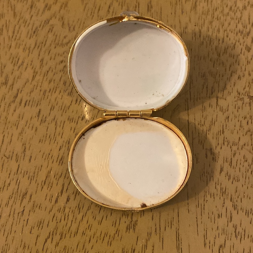 Small Locket Box - Picture 5 of 9